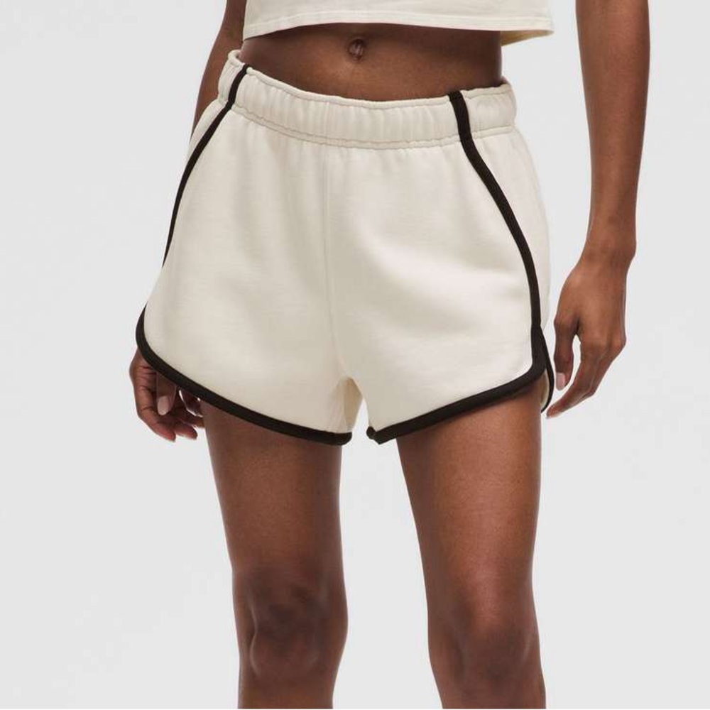 Lululemon Scuba 3” Contrast Trim Shorts - Cream with Black Trim